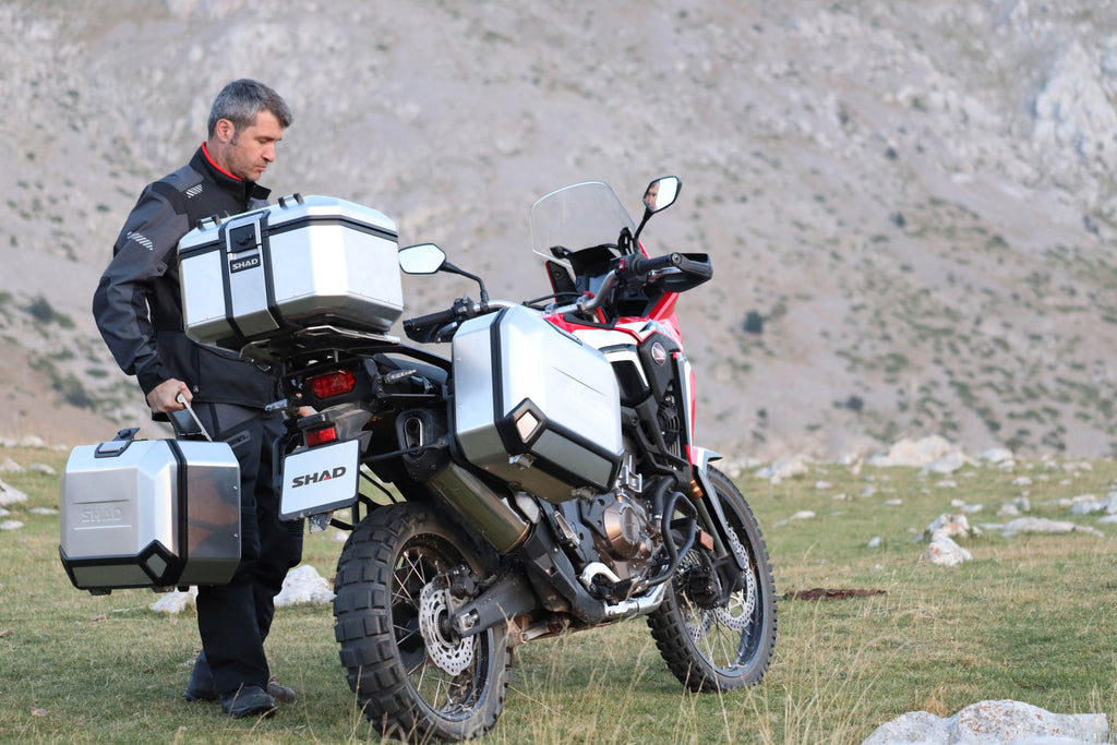 SHAD Terra TR36 десен алуминиумски страничен куфер (D0TR36100R)