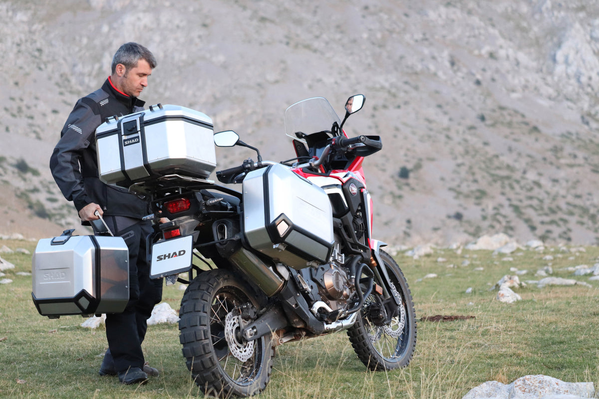SHAD Terra TR36 десен алуминиумски страничен куфер (D0TR36100R)