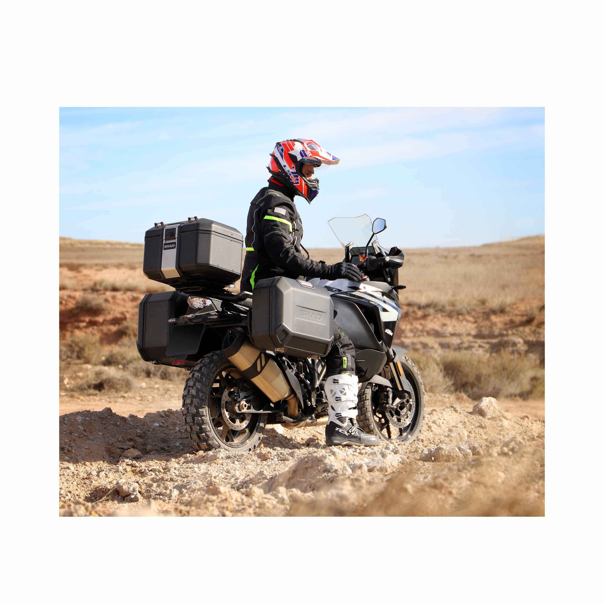 SHAD Terra TR47 десен алуминиумски страничен куфер, Black Edition (D0TR47100RB)