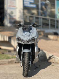 HMC ADV 200